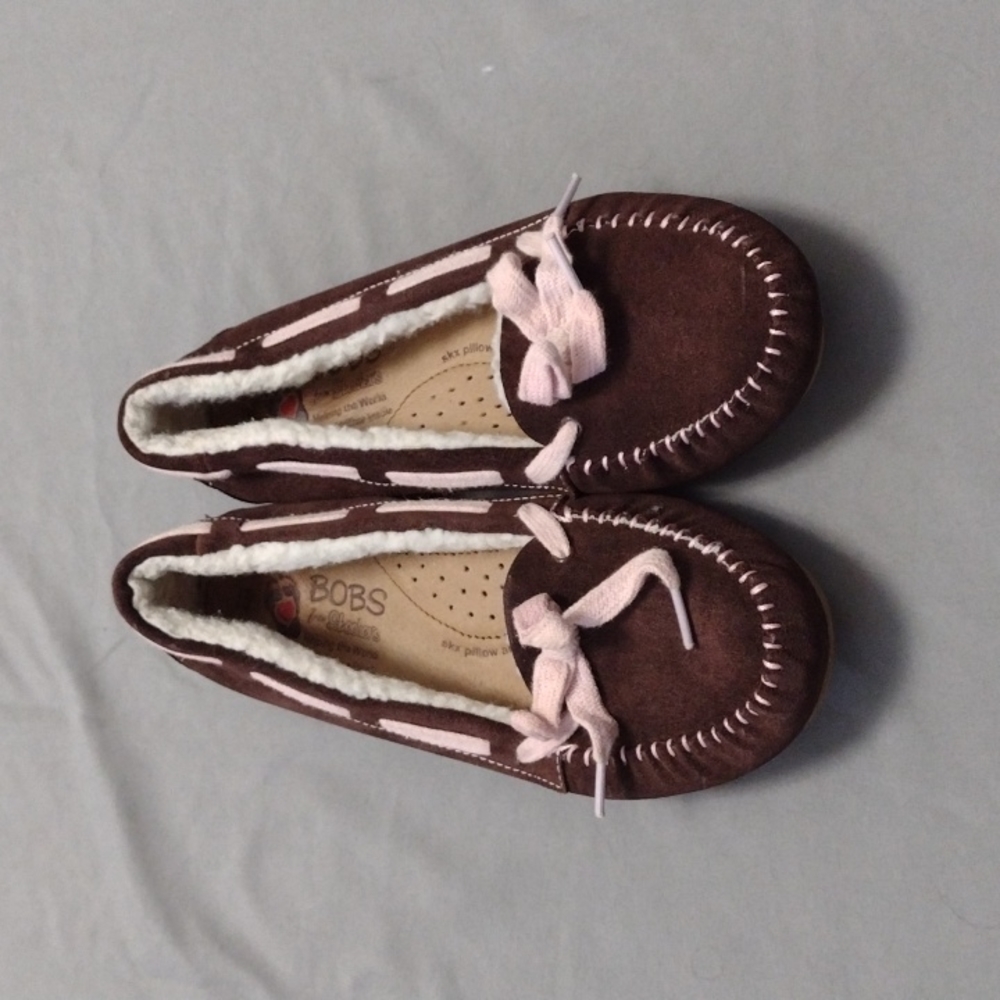 Skechers Women's Bob's*Size 7W* Excellent Used Condition* Brown Suede/ Pink Trim